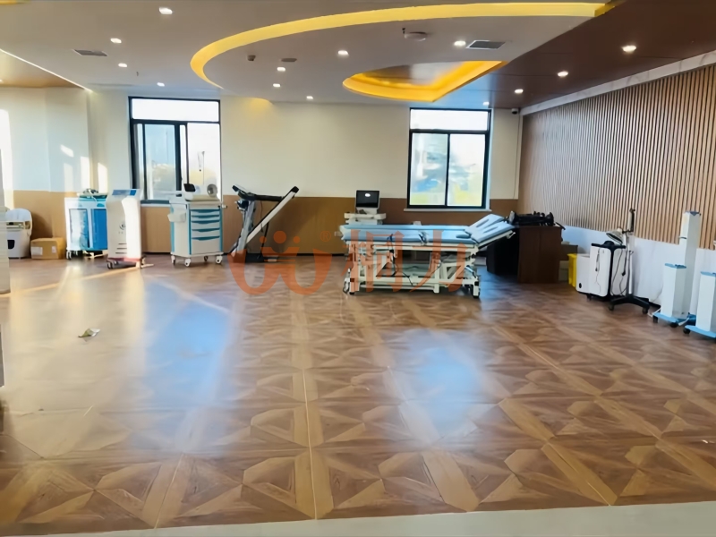 1731296403168335.jpg 理疗室.jpg