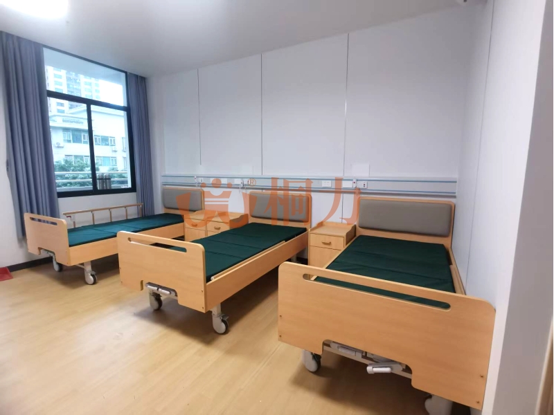 1745306155262023.jpg 护理床(1).jpg