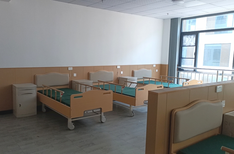 1750664110945410.jpg 板式护理床(2).jpg